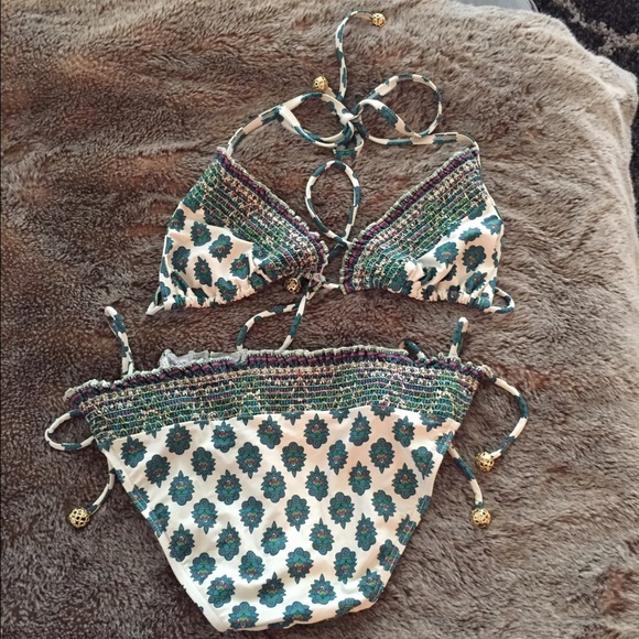 COPY - Juicy couture bikini - Picture 2 of 3